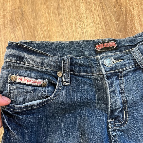 Y2K True Religion Skinny Jeans with Detailed Pocket Embroidery - Picture 5 of 12